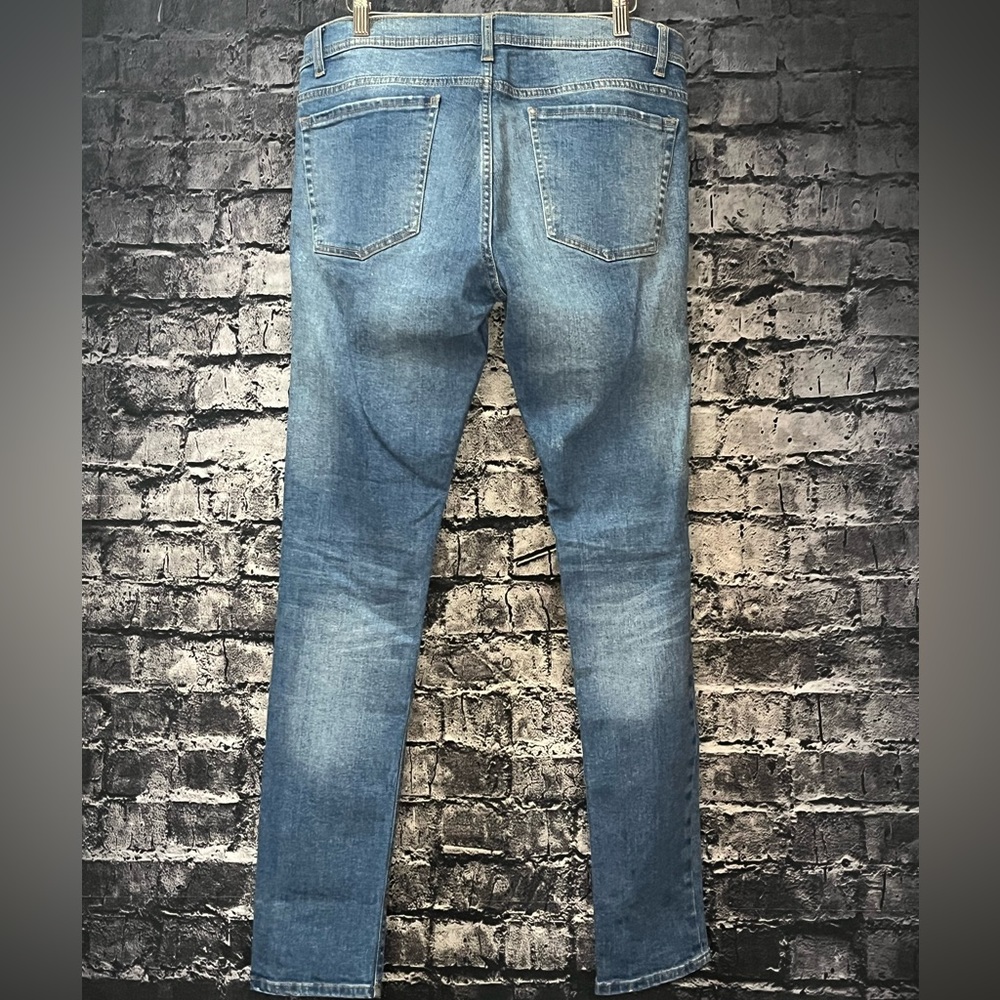 Jeans - Picture 2 of 4